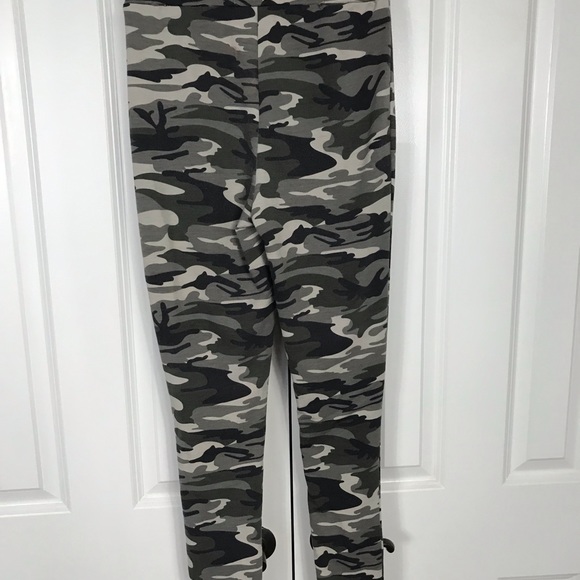 Naked Wardrobe Camo Set - Picture 7 of 8